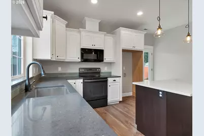 355 SE Juniper St, Mill City, OR 97360 - Photo 8