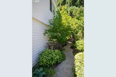 2815 NW Eastway Ct, Beaverton, OR 97006 - Photo 38
