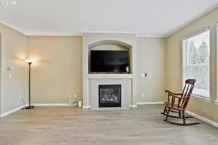 22908 NE Chinook St, Wood Village, OR 97060 - Photo 8