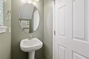 22908 NE Chinook St, Wood Village, OR 97060 - Photo 16