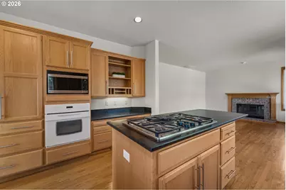18681 SW Frank Ct, Beaverton, OR 97007 - Photo 18