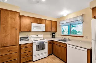 4885 NW Kahneeta Dr, Portland, OR 97229 - Photo 14