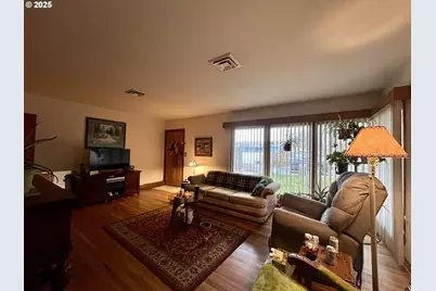 917 Myrtle St, The Dalles, OR 97058 - Photo 4