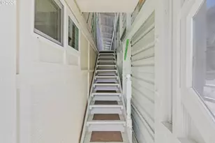 2901 NE Marine Dr, Portland, OR 97211 - Photo 14