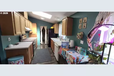 127 Clark St, Myrtle Creek, OR 97457 - Photo 10