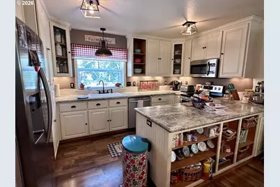 37303 Wallace Creek Rd, Springfield, OR 97478 - Photo 8