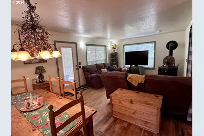 37303 Wallace Creek Rd, Springfield, OR 97478 - Photo 12