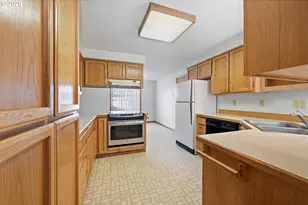 3921 N Clarey St, Eugene, OR 97402 - Photo 8