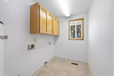 3921 N Clarey St, Eugene, OR 97402 - Photo 28