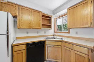 3921 N Clarey St, Eugene, OR 97402 - Photo 10