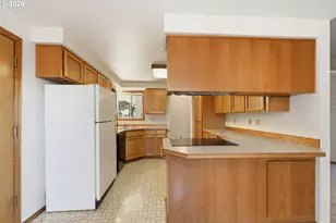 3921 N Clarey St, Eugene, OR 97402 - Photo 12