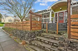 6044 SE Stark St, Portland, OR 97215 - Photo 2