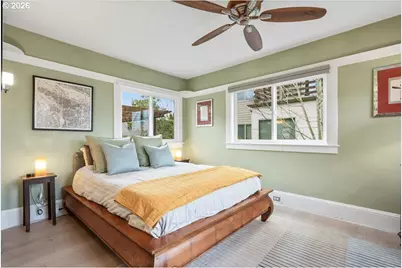 6044 SE Stark St, Portland, OR 97215 - Photo 12