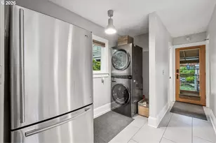 6044 SE Stark St, Portland, OR 97215 - Photo 24