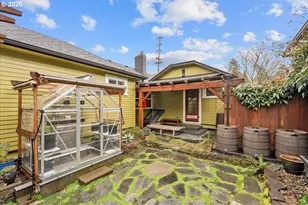 6044 SE Stark St, Portland, OR 97215 - Photo 38