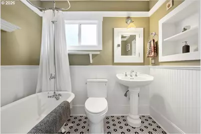 6044 SE Stark St, Portland, OR 97215 - Photo 16