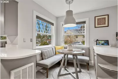 6044 SE Stark St, Portland, OR 97215 - Photo 22