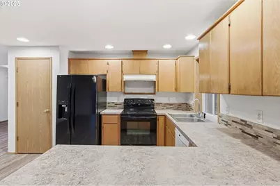 107 Mission Rd, Kelso, WA 98626 - Photo 10