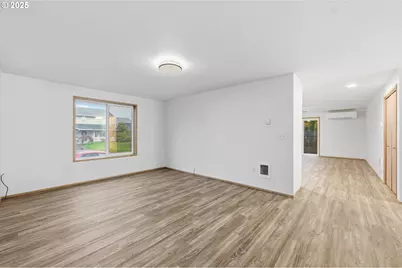 107 Mission Rd, Kelso, WA 98626 - Photo 6