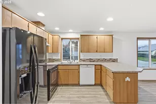 107 Mission Rd, Kelso, WA 98626 - Photo 8