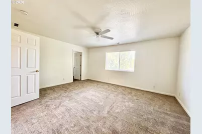 3988 Century Dr, Eugene, OR 97402 - Photo 22