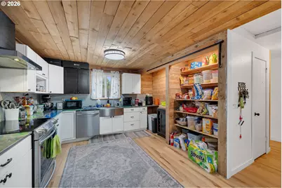 710 NE E St, Willamina, OR 97396 - Photo 6