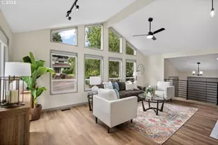 2823 SW Orchard Hill Pl, Lake Oswego, OR 97035 - Photo 2