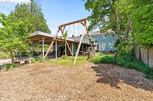 1960 Alder St, Eugene, OR 97405 - Photo 36