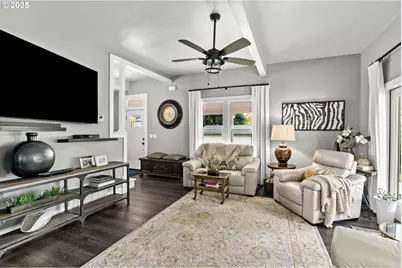 335 N H St, Cottage Grove, OR 97424 - Photo 10