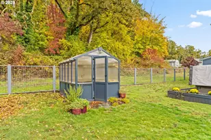 335 N H St, Cottage Grove, OR 97424 - Photo 40