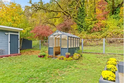 335 N H St, Cottage Grove, OR 97424 - Photo 38