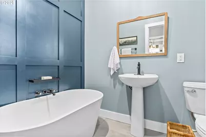 335 N H St, Cottage Grove, OR 97424 - Photo 22