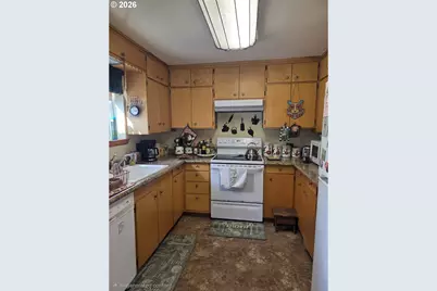 303 N A St, Condon, OR 97823 - Photo 4
