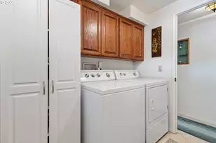 3659 NW Broad St, Roseburg, OR 97471 - Photo 34