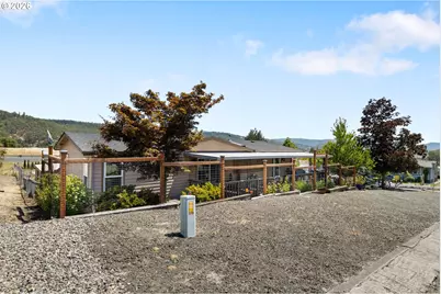 3659 NW Broad St, Roseburg, OR 97471 - Photo 44