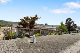 3659 NW Broad St, Roseburg, OR 97471 - Photo 44
