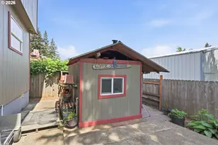 565 Brown Ct, Woodburn, OR 97071 - Photo 36