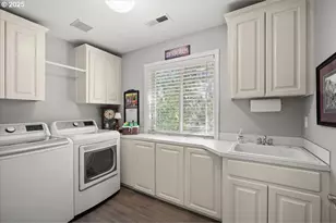 15255 NW Francesca Dr, Portland, OR 97229 - Photo 32