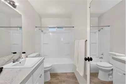 17839 SE Clay St, Portland, OR 97233 - Photo 24