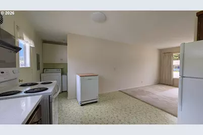 1778 Juniper Ave, Coos Bay, OR 97420 - Photo 8