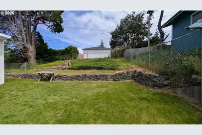 1778 Juniper Ave, Coos Bay, OR 97420 - Photo 28