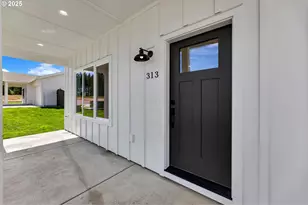 313 Cap Ave, Winlock, WA 98596 - Photo 2