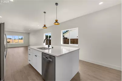 313 Cap Ave, Winlock, WA 98596 - Photo 16