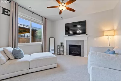 1350 Dahlia St, Woodburn, OR 97071 - Photo 10