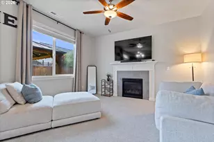 1350 Dahlia St, Woodburn, OR 97071 - Photo 10
