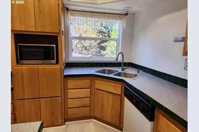 1675 Kristi Loop, Lakeside, OR 97449 - Photo 16