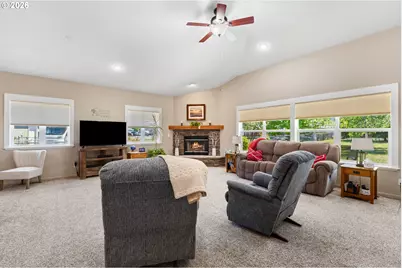 160 Spear Ln, Yoncalla, OR 97499 - Photo 8