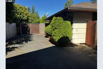 1650 N 17th St, Coos Bay, OR 97420 - Photo 8