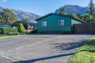 818 Celilo, North Bonneville, WA 98639 - Photo 2