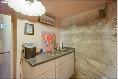 933 NE 3rd Ave, Camas, WA 98607 - Photo 34